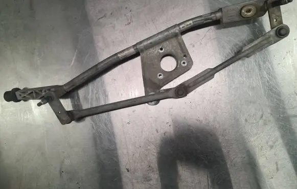 Volvo S60 Front wiper linkage and motor 8624239 150019 16004