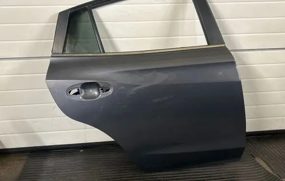 Subaru XV II Rear door