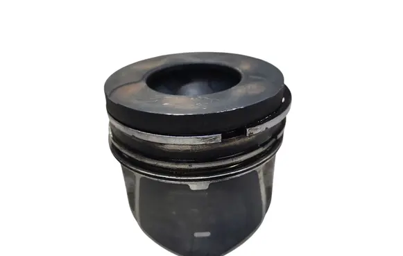 Volvo V50 Piston 