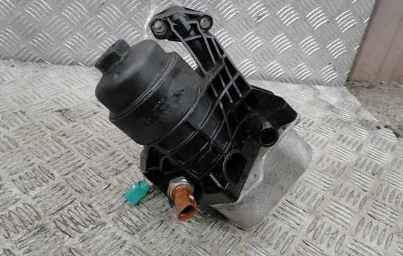 Audi A3 S3 8V Oil filter cover 