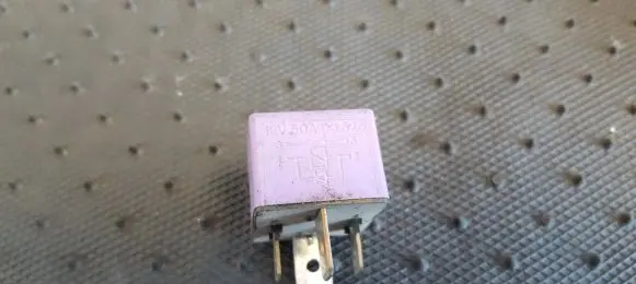 Renault Laguna I Other relay 1250A03525