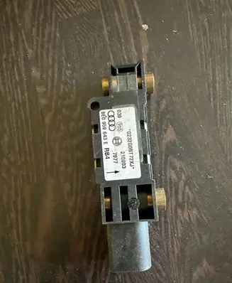 Audi A6 S6 C5 4B Airbag deployment crash/impact sensor 8E0959643E 210803 0232608772X