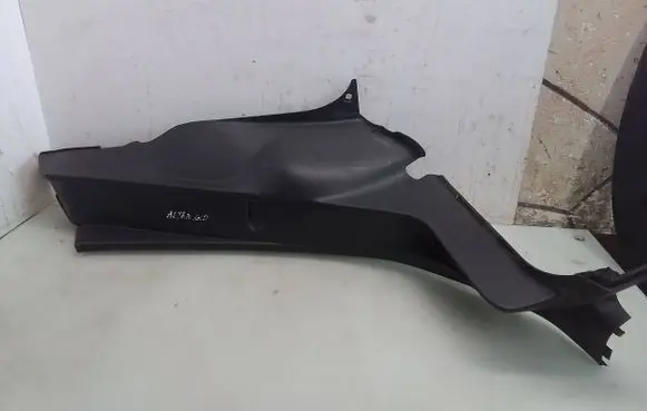 Seat Altea XL Rear seat side bottom trim 5P8867766B
