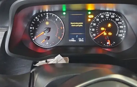 Speedometer (instrument cluster)