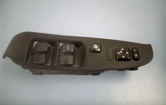 Subaru Legacy Electric window control switch 83071AE020