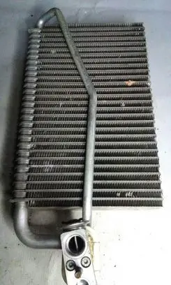 Mercedes-Benz C W203 Coolant radiator A2098300258