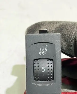 Volkswagen PASSAT B5 Seat heating switch 3B0963564C