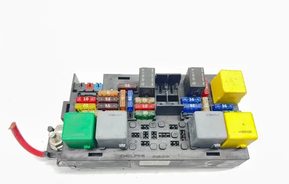 Mercedes-Benz ML W164 Fuse module A1645400672