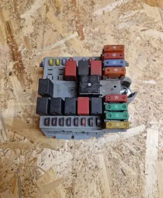 Fiat Bravo Fuse module 51832042 57657 032042057657