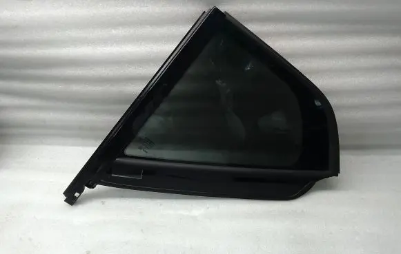 Volvo XC40 Rear vent window glass 31442383 942018