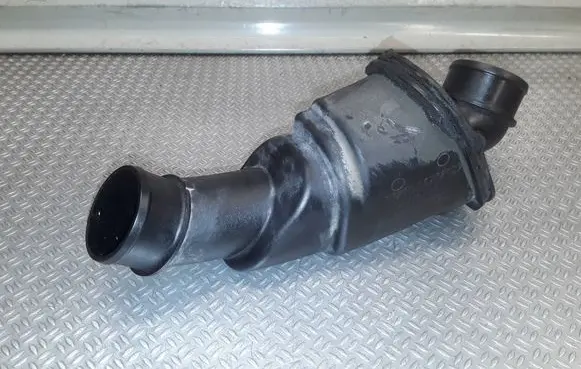 Volvo XC70 Intake resonator 30778734