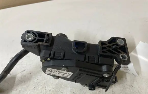 Jaguar X-Type Accelerator throttle pedal 6PV00858900 1X439F836AC