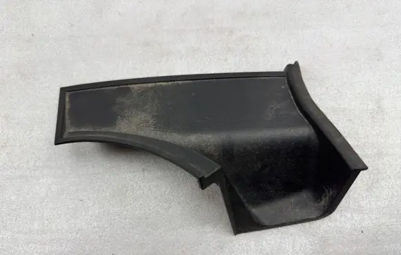 Ford Mustang VI Rear/tail light trim molding FR3B13A580A FR3B13A580