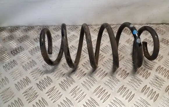 Toyota Auris E180 Rear coil spring