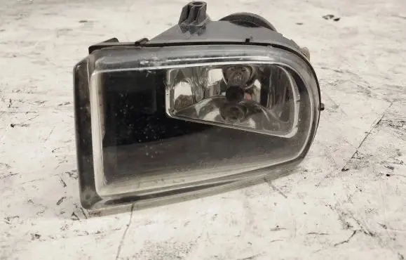 Toyota Avensis T220 Front fog light 8121005050