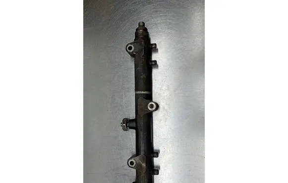 Chrysler Grand Voyager IV Fuel injector supply line/pipe 0445214041
