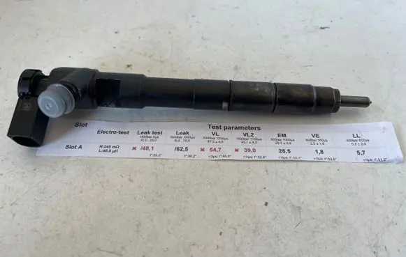 Skoda Octavia Mk3 (5E) Fuel injector 04L130277D