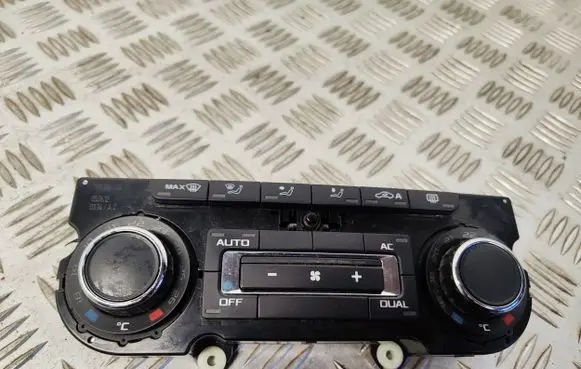 Skoda Octavia Mk2 (1Z) Climate control unit 3T0907044BR