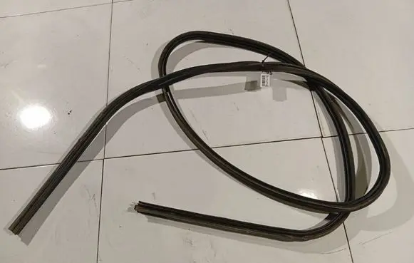 Nissan Micra Trunk rubber seal (body)