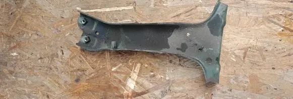 Audi A3 8Y Fender mounting bracket 8Y0821131 02S4824