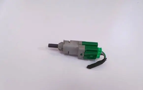 Opel Crossland X Brake pedal sensor switch