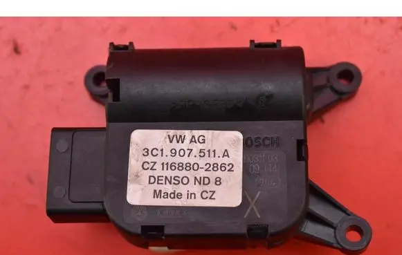 Volkswagen Golf Plus Air flap motor/actuator 3C1907511A