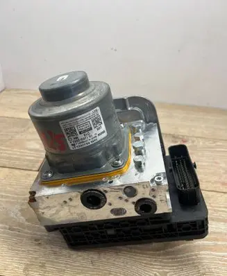 BMW X5 G05 ABS Pump 5B30853