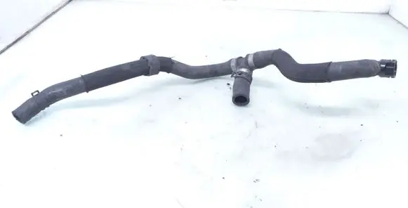 Mercedes-Benz CLS C218 X218 Engine coolant pipe/hose A2128305496