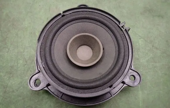 Renault Clio IV Front door speaker