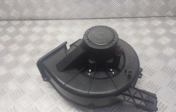 Seat Ibiza IV (6J,6P) Front door blower motor 6Q1819015H