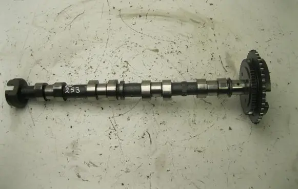 Toyota Avensis T270 Camshaft 3A02733 BV253