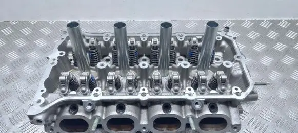 Toyota C-HR I Engine head 