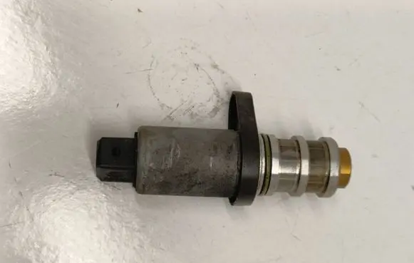 BMW 3 E92 E93 Camshaft vanos timing valve 7555201