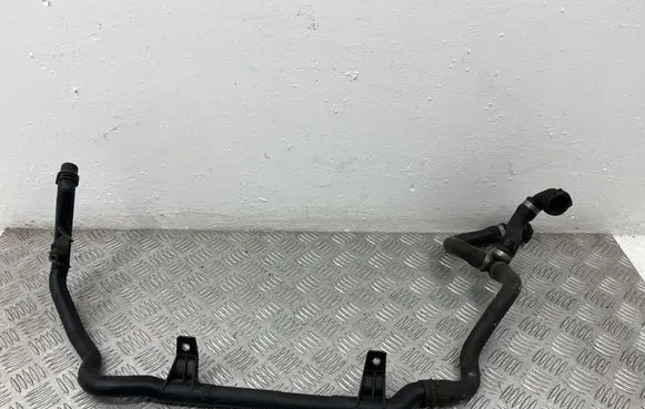 Engine coolant pipe/hose
