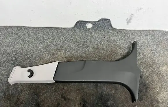 BMW X1 F48 F49 (B) pillar trim (bottom) 