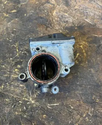 Volkswagen PASSAT B6 Throttle valve A2C83076000