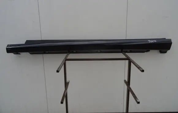 Front sill (body part)