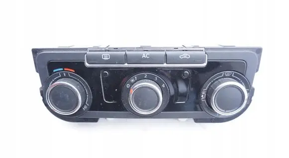 Volkswagen PASSAT B7 Climate control unit