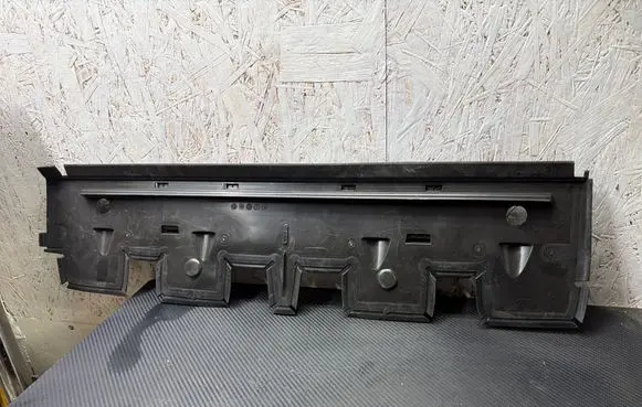 Audi Q8 Radiator trim 4M0121286