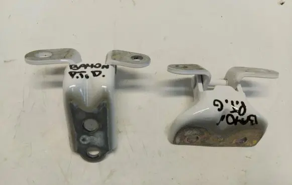 Hyundai Bayon Rear door lower hinge