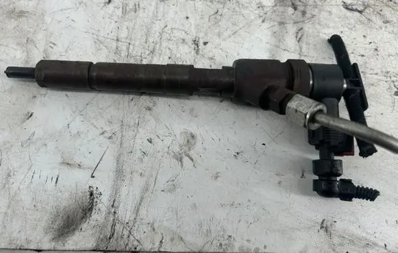 Opel Astra J Fuel injector 0445110326
