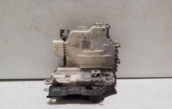Audi A1 Front door lock 8X2837015B