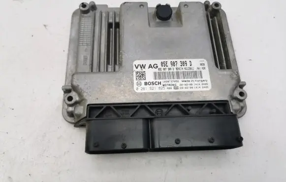 Volkswagen Golf VIII Engine control unit/module 05E907309D 0261S21825