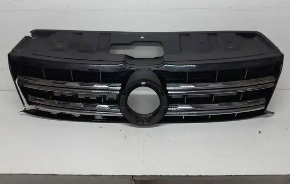 Volkswagen Amarok Front bumper upper radiator grill 2H6853655B 2H6853651