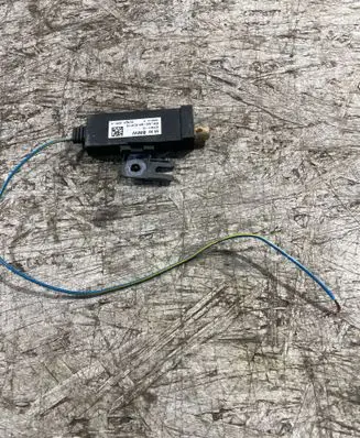 BMW 1 F20 F21 Aerial antenna amplifier 9273671 92032202 18899510