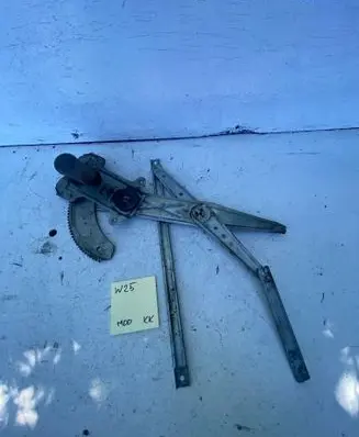 Nissan Micra Front door manual window regulator 