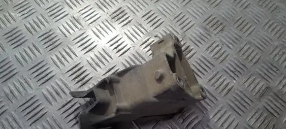 Peugeot 406 Engine mounting bracket 9632011910