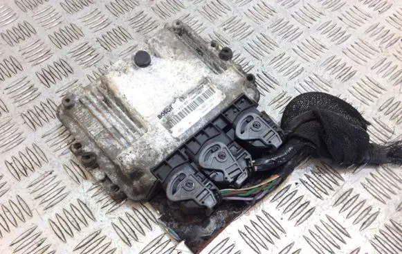 Opel Movano A Engine control unit/module 8200311553 0281011432