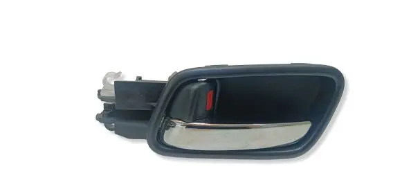 Honda CR-V Front door interior handle 