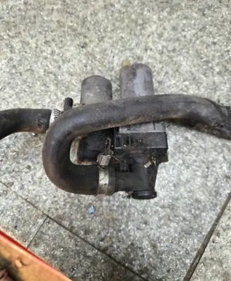 BMW 3 E46 Coolant heater control valve 1147412149